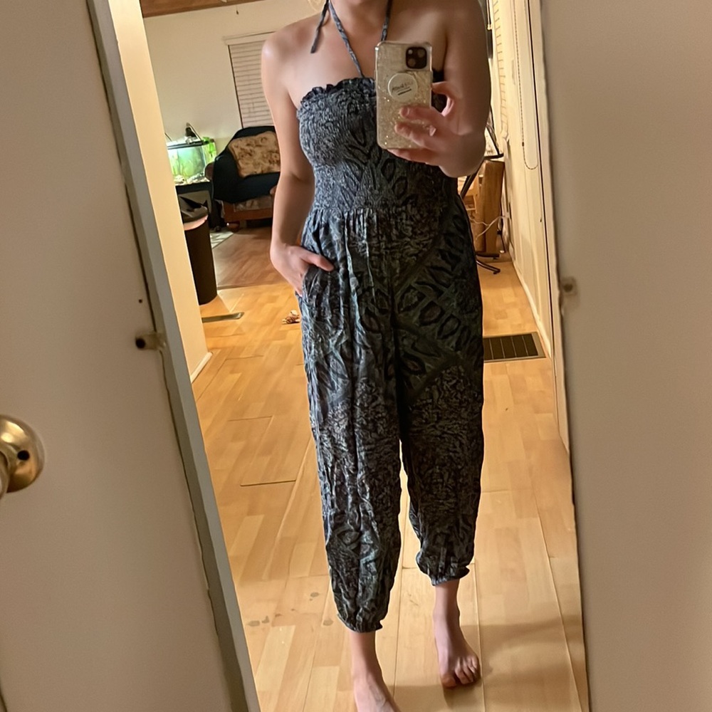 {Free People} Beachy Scrunched Halter Jumper